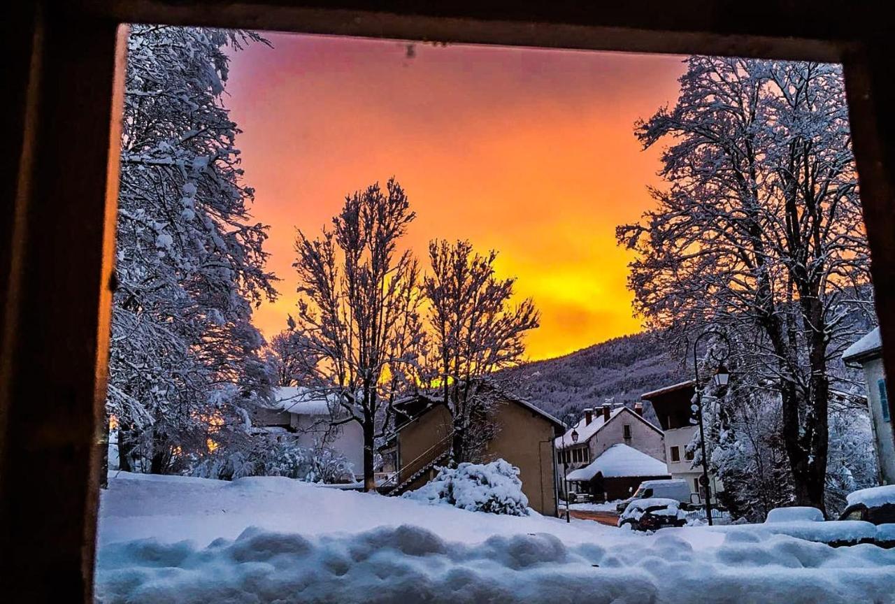 Relais Mont Jura Adults Only Panzió Lélex Kültér fotó