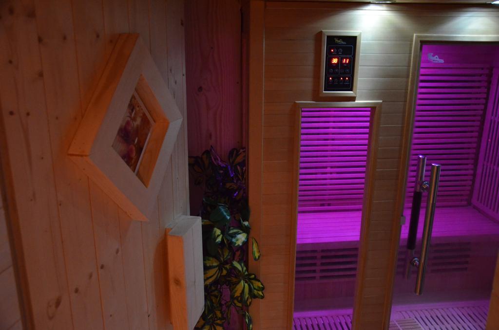 Relais Mont Jura Adults Only Panzió Lélex Szoba fotó