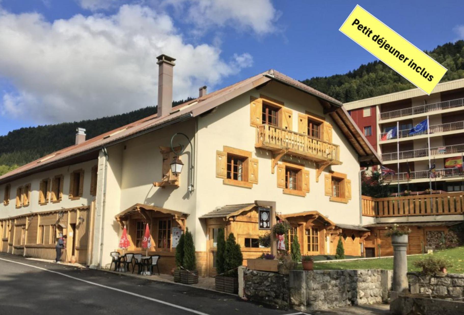Relais Mont Jura Adults Only Panzió Lélex Kültér fotó