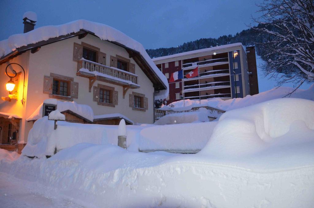 Relais Mont Jura Adults Only Panzió Lélex Kültér fotó