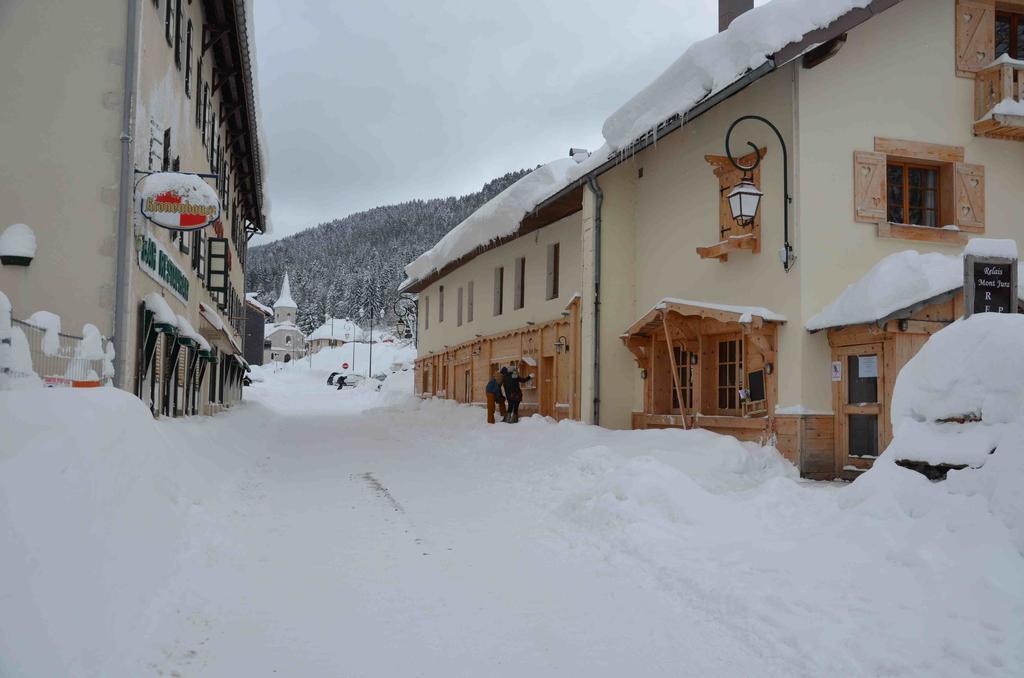 Relais Mont Jura Adults Only Panzió Lélex Kültér fotó